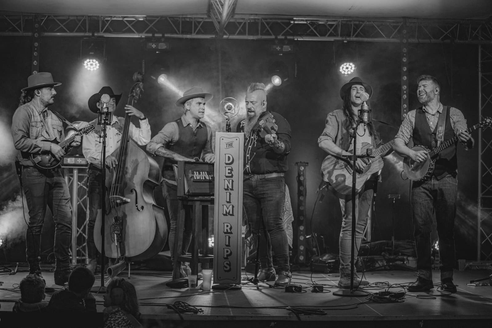 The Denim Rips en directe